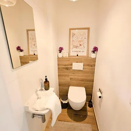 1 Bedroom With Open Views *