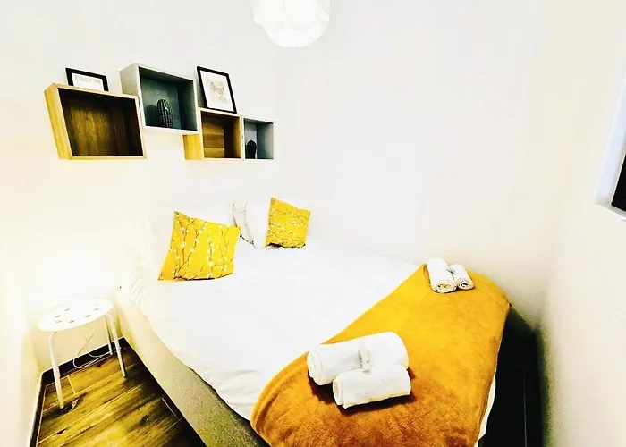 1 Bedroom With Open Views Apartment