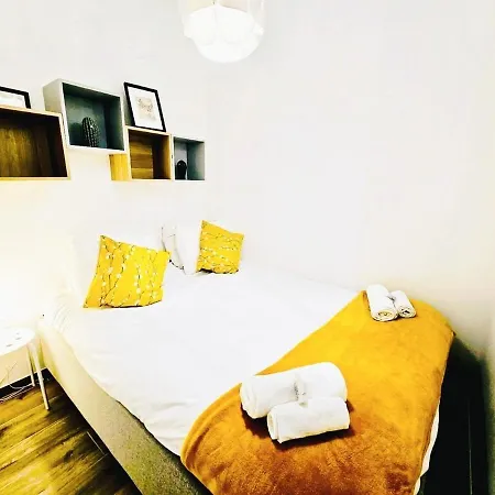 1 Bedroom With Open Views Apartment